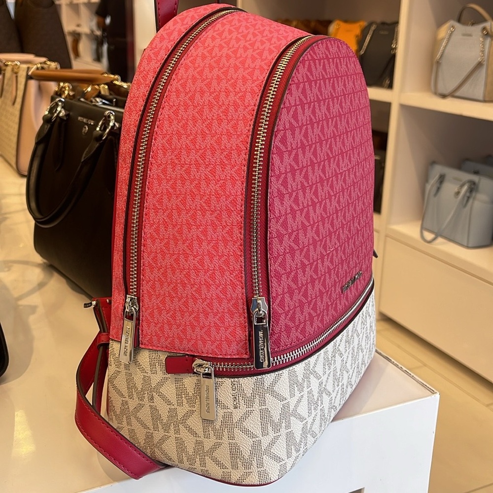 MICHAEL KORS Rhea Medium Zip Color-Block Signature Logo Backpack
DKRSPBRYMLT
NWT - Picture 14 of 16